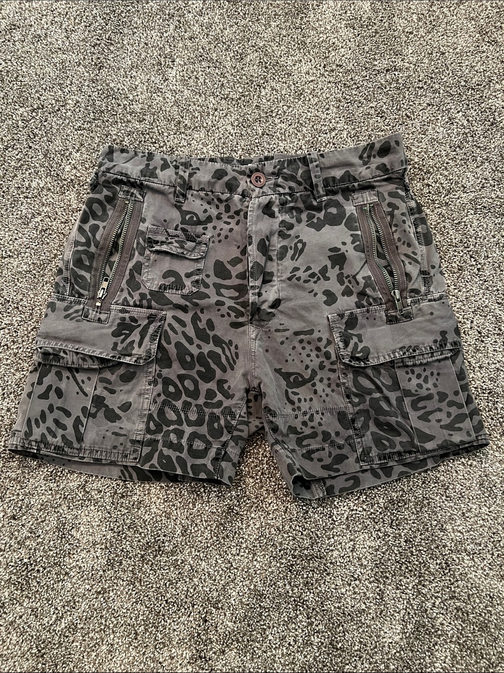 Men’s Diesel Gray Camo Cargo Shorts - Stylish Utility